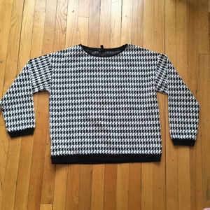 Black and White Knit top.